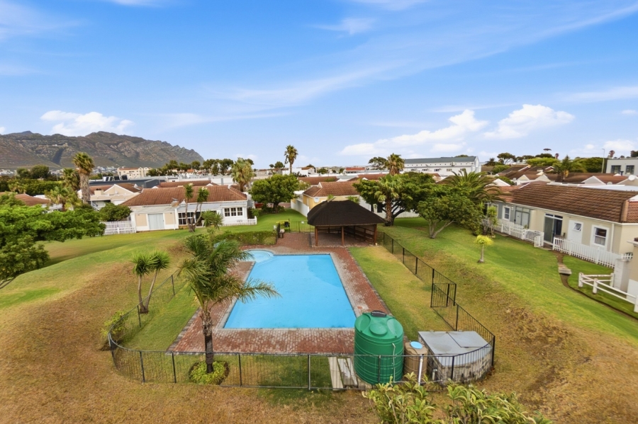 3 Bedroom Property for Sale in Whispering Pines Western Cape